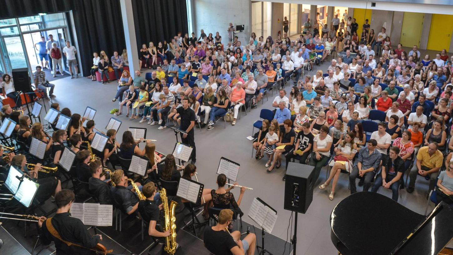 Gymnasium Hilpoltstein: Tolle Musik in der neuen Aula