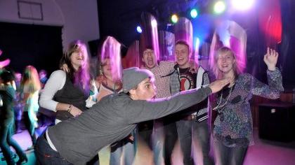 Beste Laune bei deutsch-französischer Party Beste Laune bei deutsch-französischer Party