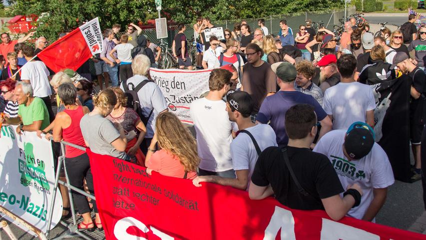 AfD macht Wahlkampf: Fürther protestieren auf Rädern