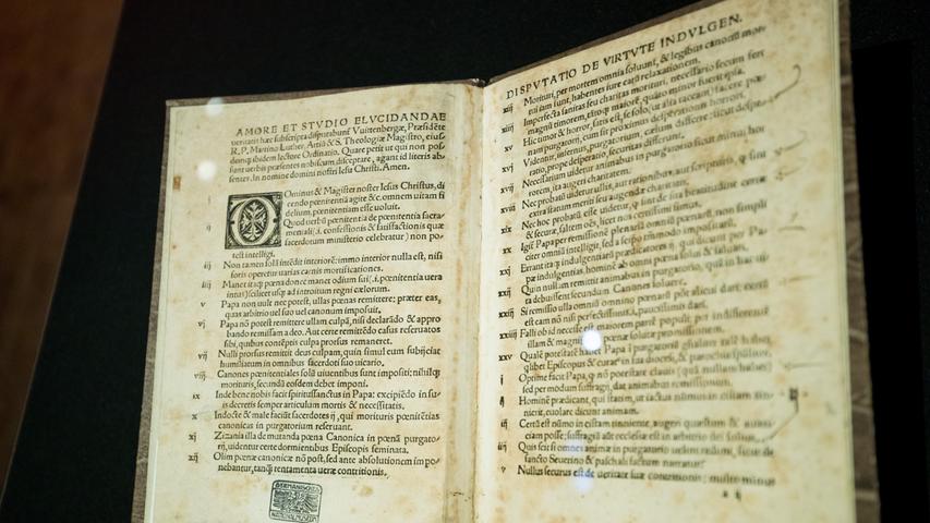 Einer der ersten Drucke mit den 95 lateinischen Thesen von Martin Luther aus dem Jahr 1517.
