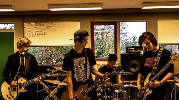 Rock, Funk und Heavy könnt ihr bei dem Liveauftritt der Band The Agency aus Dänemark hören. Die Musiker spielen am Sonntag des Festival-Wochenendes.