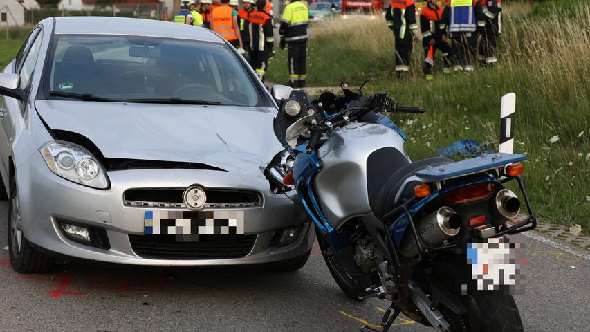 Tödlicher Unfall bei Greding: Motorrad kollidiert mit Auto