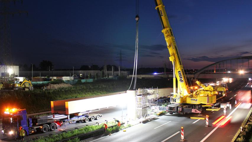 A3: 80 Tonnen Stahl und Beton bei Altdorf eingehoben