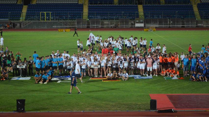 Die drei Fußballteams vom Gymnasium Fränkische Schweiz mit ihren Betreuern. Für die Schüler aus Ebermannstadt war das Turnier in San Marino ein nachhaltiges Erlebnis.
