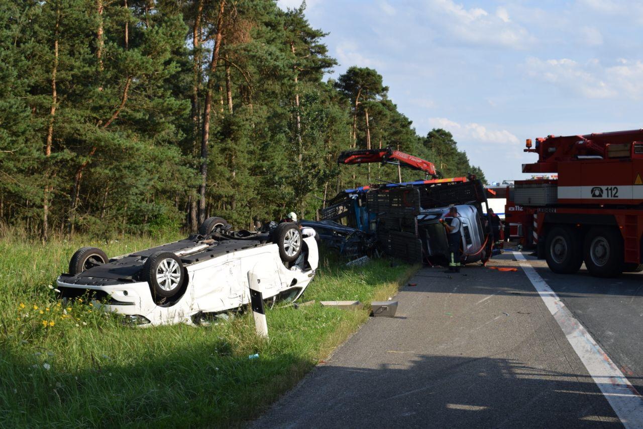 Komplizierte Bergung: Autotransporter Kippt Auf A9 Um | Nordbayern