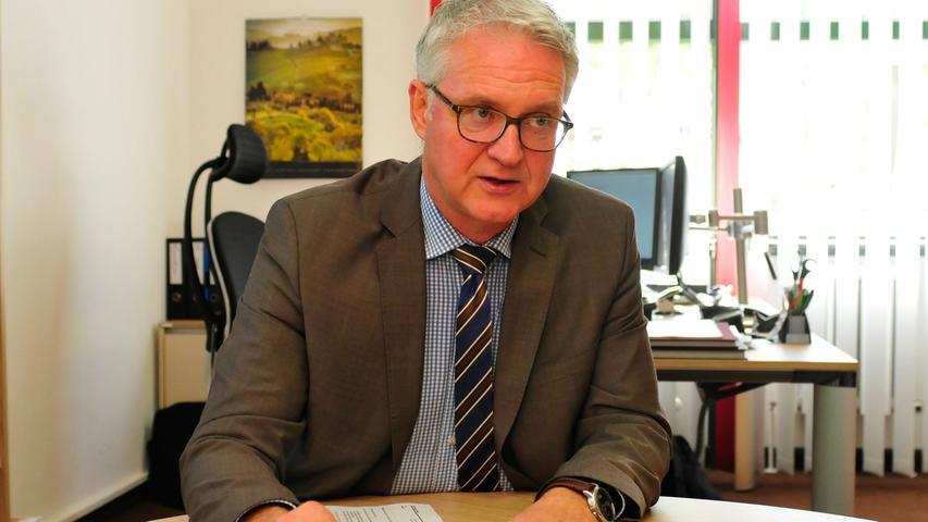 Martin Wirsching ist seit zwei Jahren Leiter des Berufsschulzentrums. Er ist regelmäßig an den beiden Standorten Herzogenaurach und Höchstadt präsent.