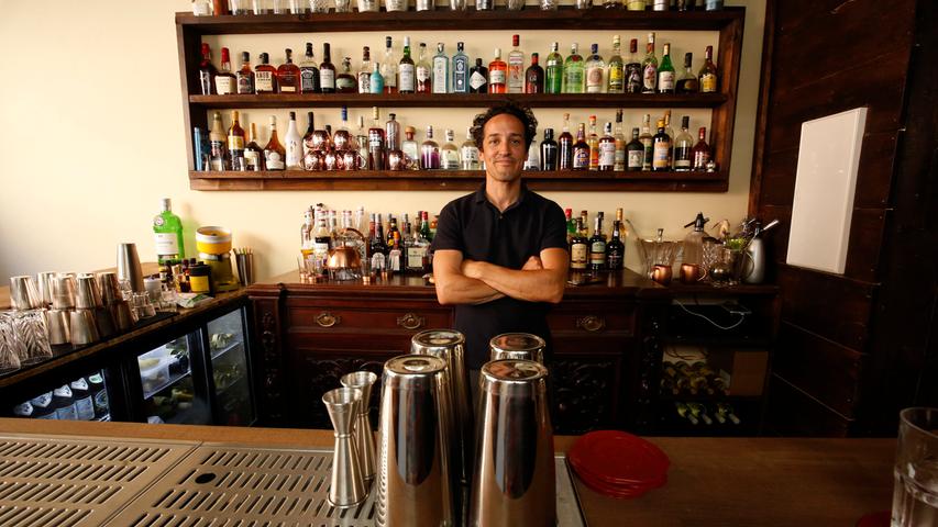 "Get a drink and be happy", lautet das Motto von Gianni Ripa, zertifizierter Barmeister in der Gin & Julep Bar in der Nürnberger Altstadt. 115 Leute sind dieser Anweisung gefolgt und haben gleich noch abgestimmt.