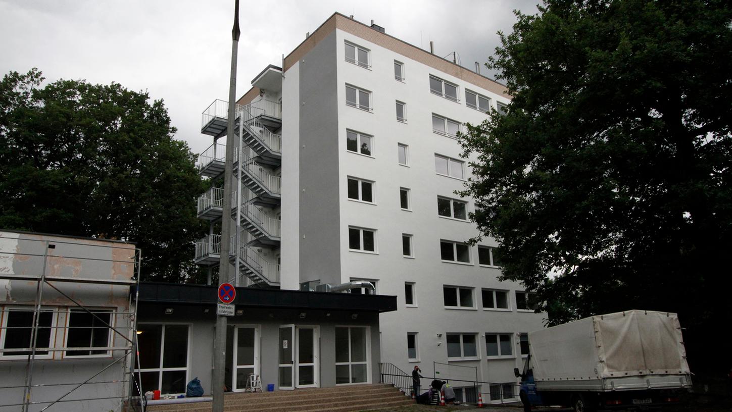 Das "Hotel am Tiergarten" hat seine besten Zeiten hinter sich. Nun wird es wieder mit Leben gefüllt. Das "Hotel am Tiergarten" hat seine besten Zeiten hinter sich. Nun wird es wieder mit Leben gefüllt.