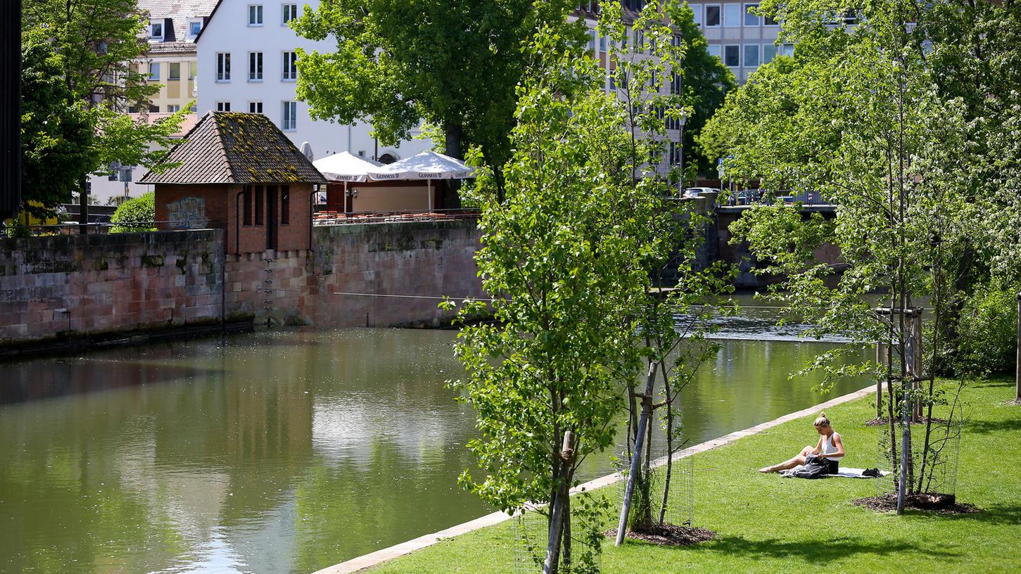 Die Nürnberger brauchen nicht nur Wohnraum und Einkaufsmöglichkeiten, sondern auch Grünflächen - wie hier am Ufer der Insel Schütt.