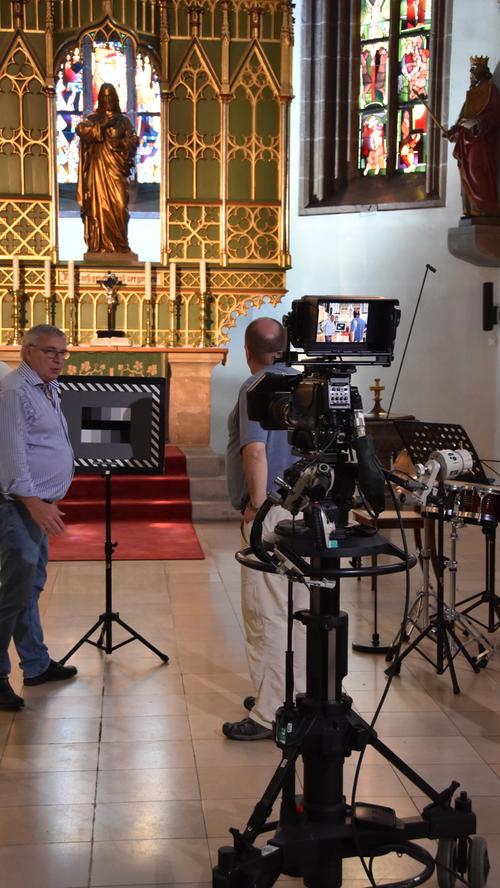 Live aus Fürth: St. Michael wird für den Fernsehgottesdienst vorbereitet