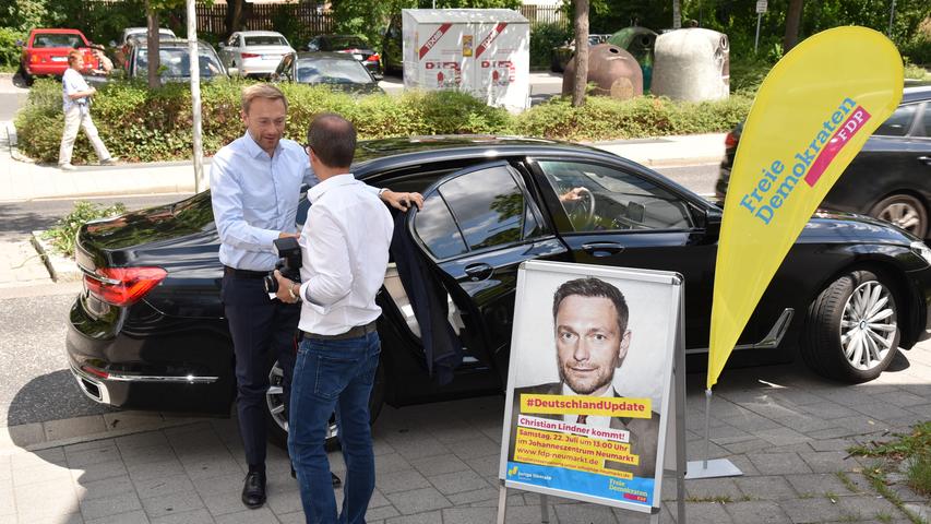 Mit Aufregung erwartet: Der Bundesvorsitzende der FDP, Christian Lindner, kam ins Neumarkter Johanneszentrum.