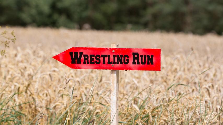 Schmutz, Schweiß, Spaß: Wrestling Run in Laubendorf