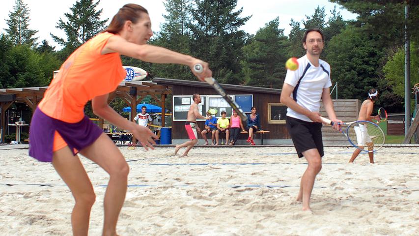 Sonne, Sand und gute Laune: Mittelfränkische Meisterschaften im Beachtennis