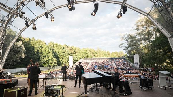 Blick über die Bühne beim Auftritt von Goods, Stigers, Wasserfuhr und Co.