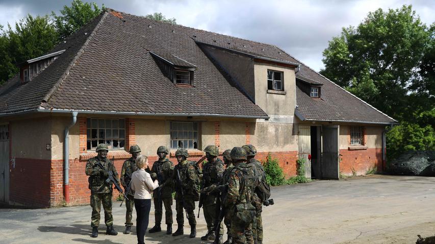 Truppenbesuch in Hammelburg: Von der Leyen zu Gast in Unterfranken
