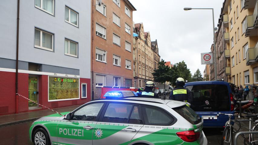 SEK-Einsatz in Nürnberg: Frau warf Gegenstände auf die Straße