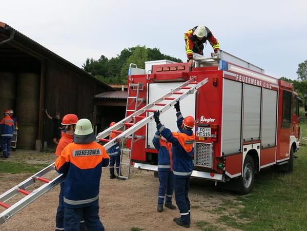 Heroldsbacher Feuerwehrjugend übt wie die Profis