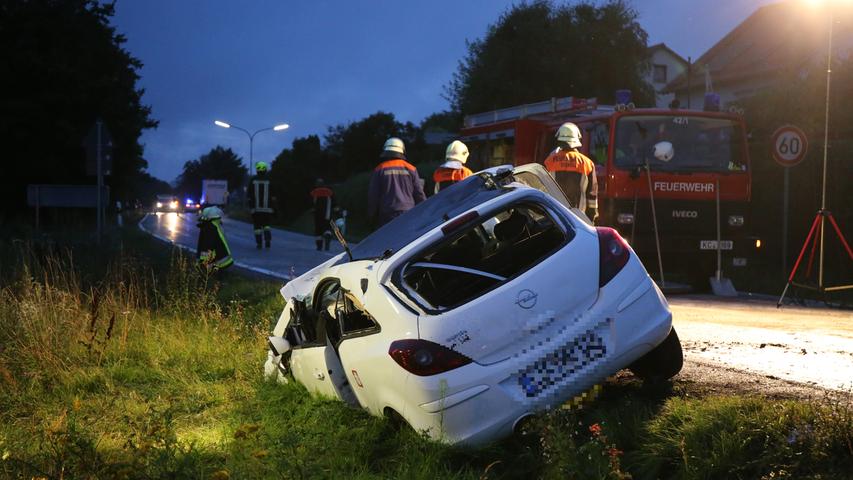 Schwerer Unfall im Landkreis Kronach: Drei Verletzte