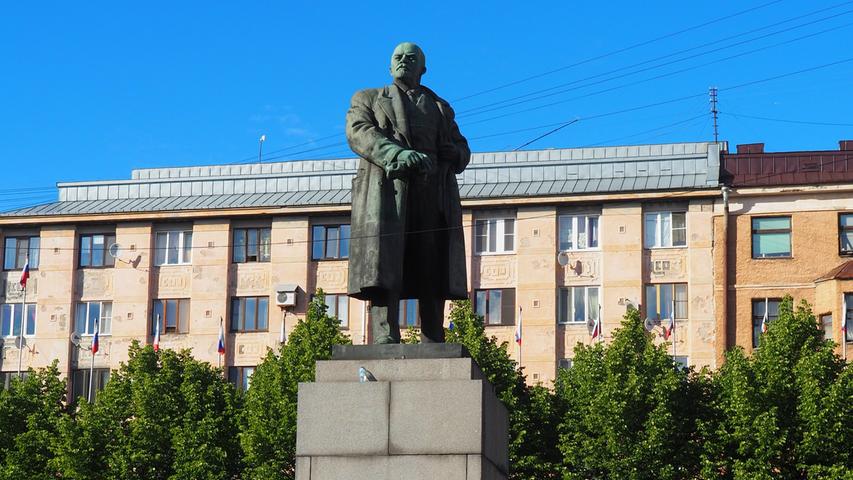 Auch Lenin stattete er in Petersburg einen Besuch ab.