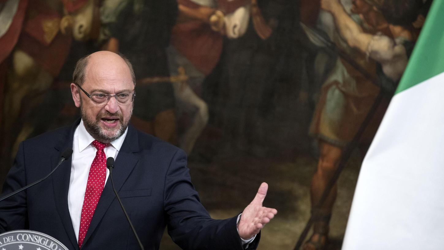 Hat bei seinem Kurzbesuch in Italien für eine gerechte Verteilung von Flüchtlingen in Europa geworben: SPD-Kanzlerkandidat Martin Schulz.