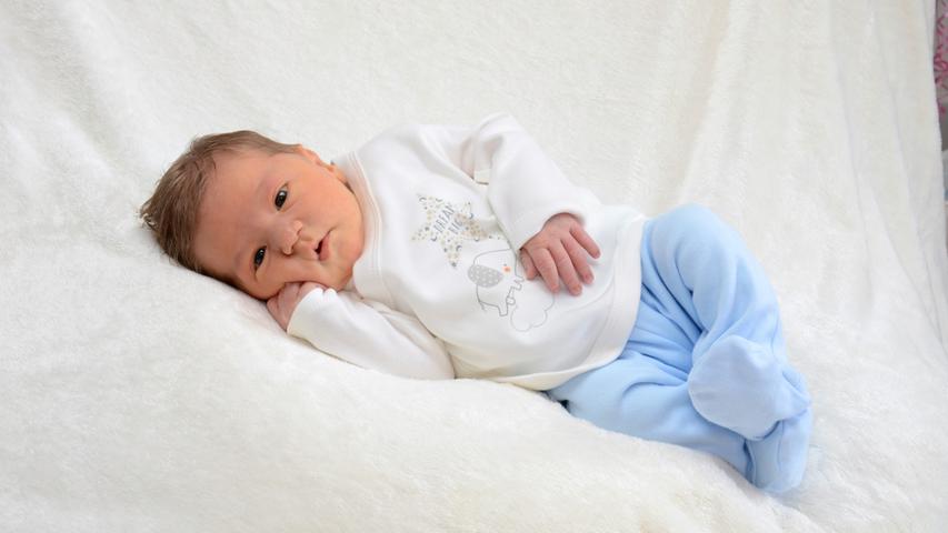 In der Klinik Hallerwiese wurde am 19. Mai Diar geboren. Bei seiner Geburt wog er 4370 Gramm und maß stolze 58 Zentimeter.