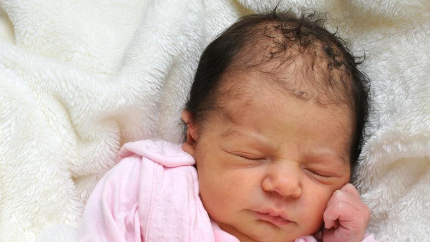 Das ist Anna-Maria! Am 13. Mai wurde sie im Südklinikum geboren. Sie wog bei ihrer Geburt 3210 Gramm und war 46 Zentimeter groß.