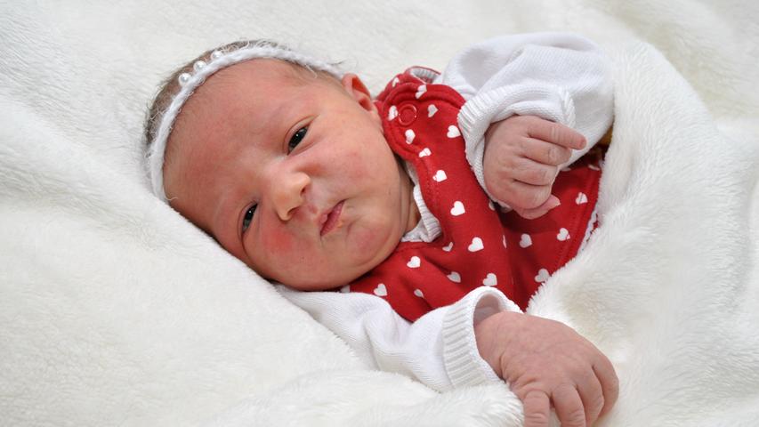 Anni kam am 26. Mai im Südklinikum zur Welt. An dem Tag ihrer Geburt war sie 3600 Gramm schwer und maß 53 Zentimeter.