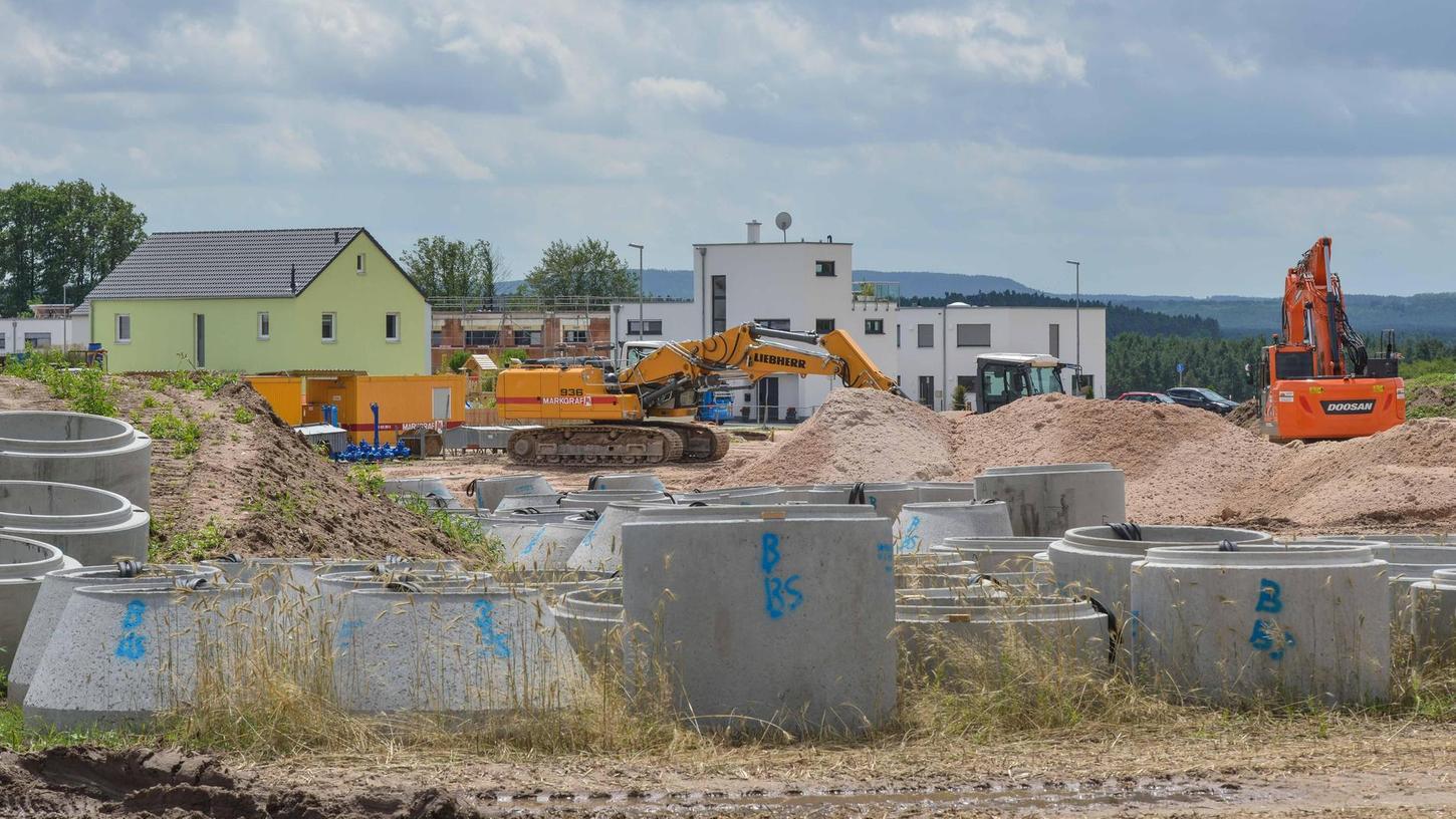 Im neuen Wohngebiet "Dorotheenhöhe II" laufen die Erschließungsarbeiten und die Interessenten können sich um eines der begehrten Grundstücke bewerben.