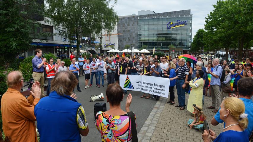 Erlangen ist bunt: Bündnis demonstriert gegen 