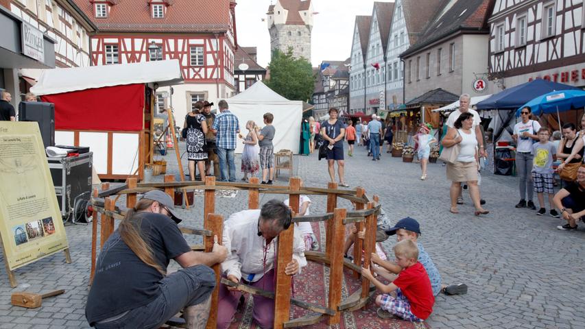 Von Gauklern und Tunieren: Herzogenaurach reist ins Mittelalter