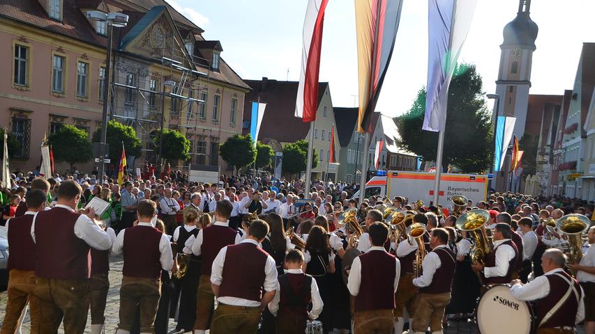 Tradition, Tracht und Tonkünstler: Die Kärwa in Allersberg