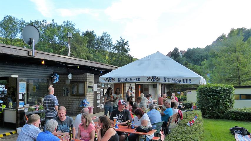 Badespaß, Cocktails, gute Stimmung: Freibadfest in Egloffstein