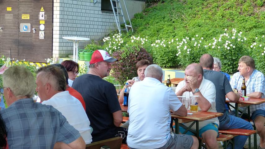 Badespaß, Cocktails, gute Stimmung: Freibadfest in Egloffstein