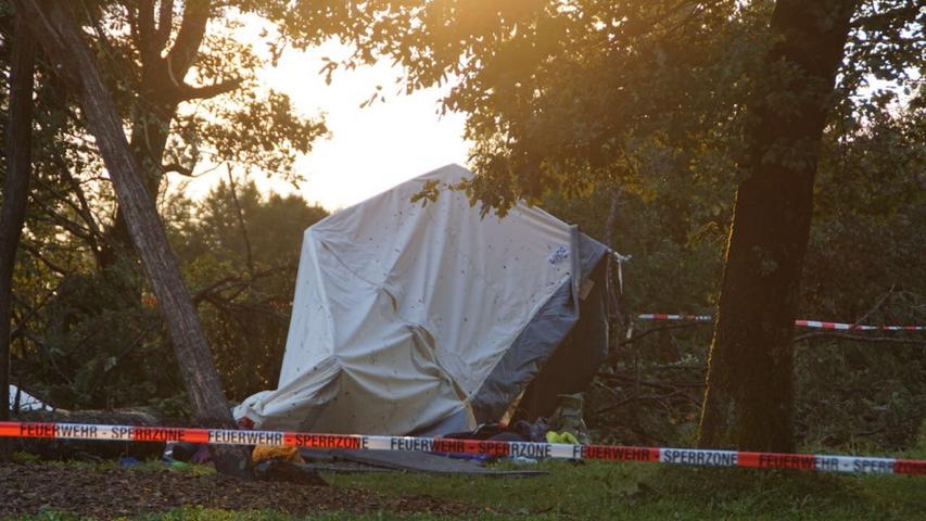 Unwetter über Zeltlager in Rickenbach: Junge von Baum erschlagen