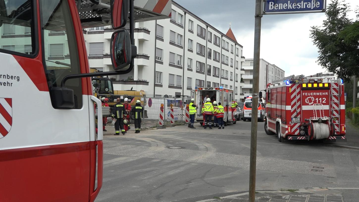 Bei einem Betriebsunfall in der Friedenstraße wurde ein Arbeiter schwer verletzt.