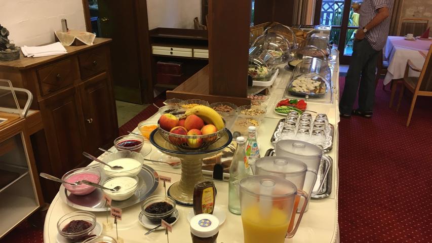 Doch bevor die letzte Etappe angegangen wird, beginnt der Tag für unseren Wanderreporter mit einem ausgiebigen Frühstück.