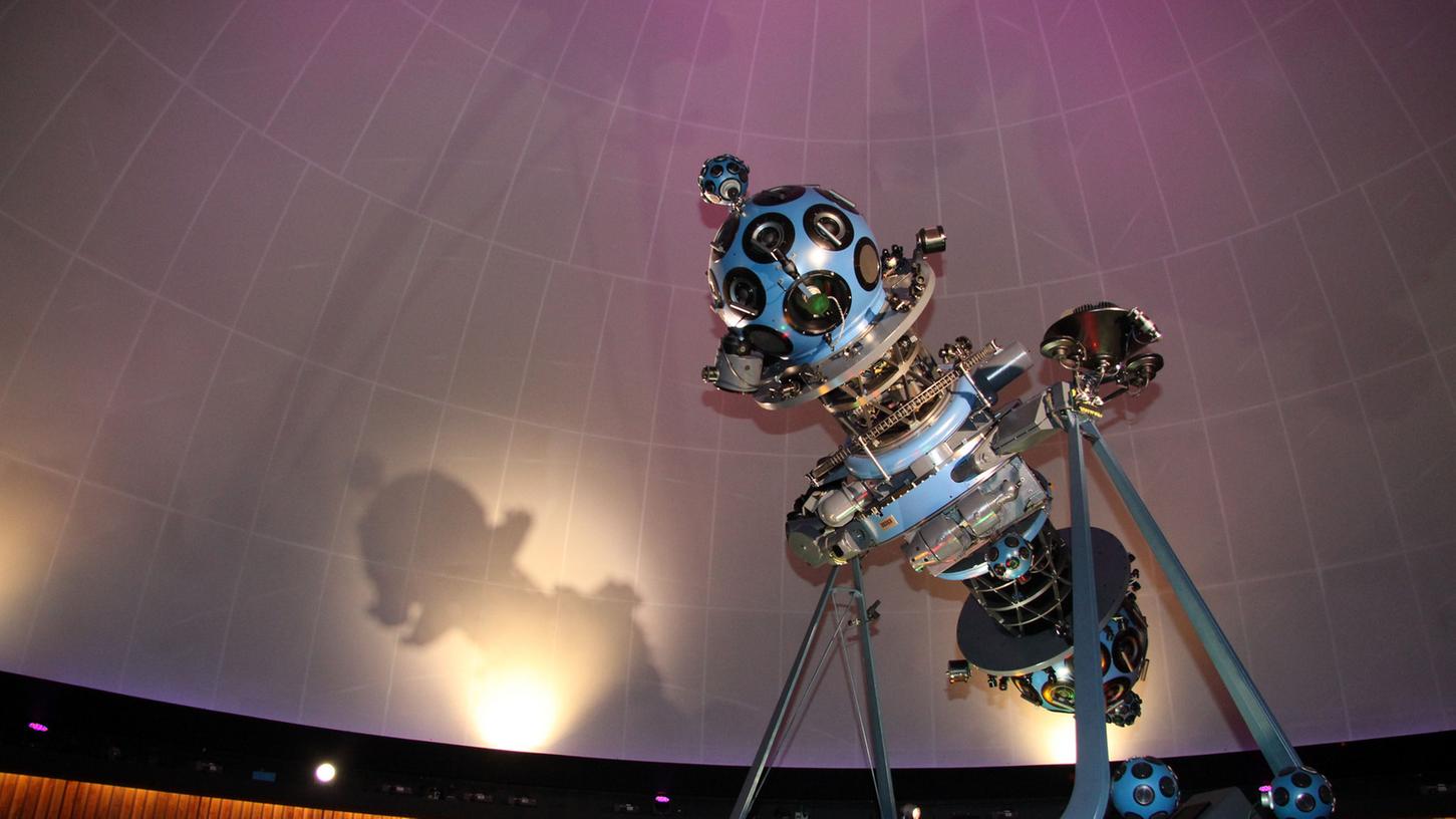 Die Besucherzahlen des Planetariums stiegen enorm an.