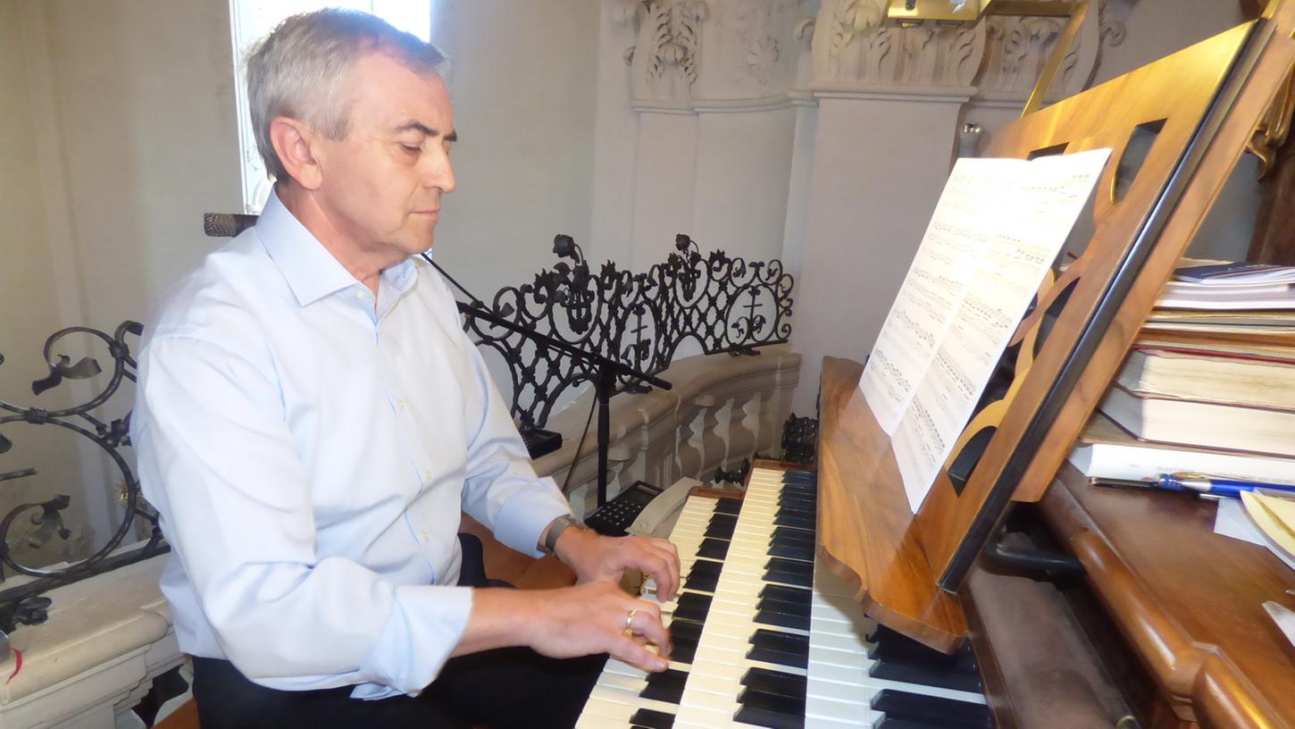 Ein Leben für die (Kirchen-)Musik: Georg Schäffner an der Orgel – einem Instrument, das wie kein anderes sein Leben prägte. Zum Jubiläum gab er Werke von Bach, Liszt und Vivaldi zum Besten.