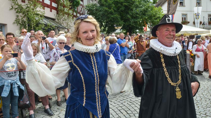 Die Pfalzgräfin ist da: Dorothea Maria lässt sich in Hilpoltstein feiern 