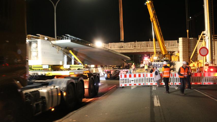 Schwabach: Neue Brückenträger für Rother Straße eingehoben  