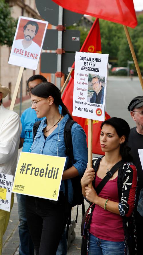 Freilassung gefordert: Mahnwache vor dem Türkischen Konsulat