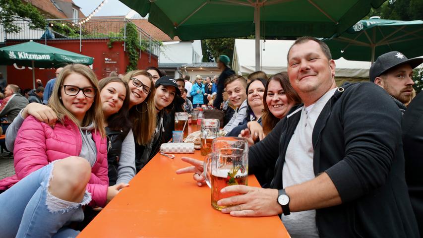 Bilder: Büchenbach feiert einen Tag länger Kirchweih