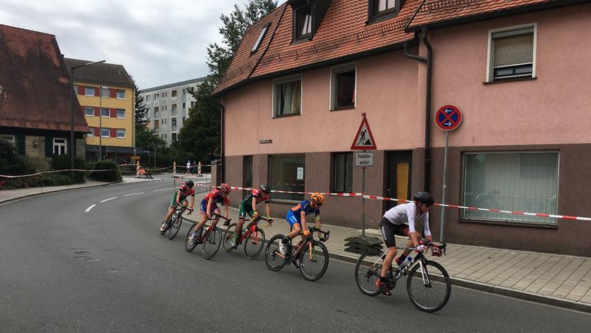 Übrigens auch nett anzuschauen: das Altdorfer Radrennen um die Stadt. Die sind aber so schnell, dass man fast nichts sieht ...