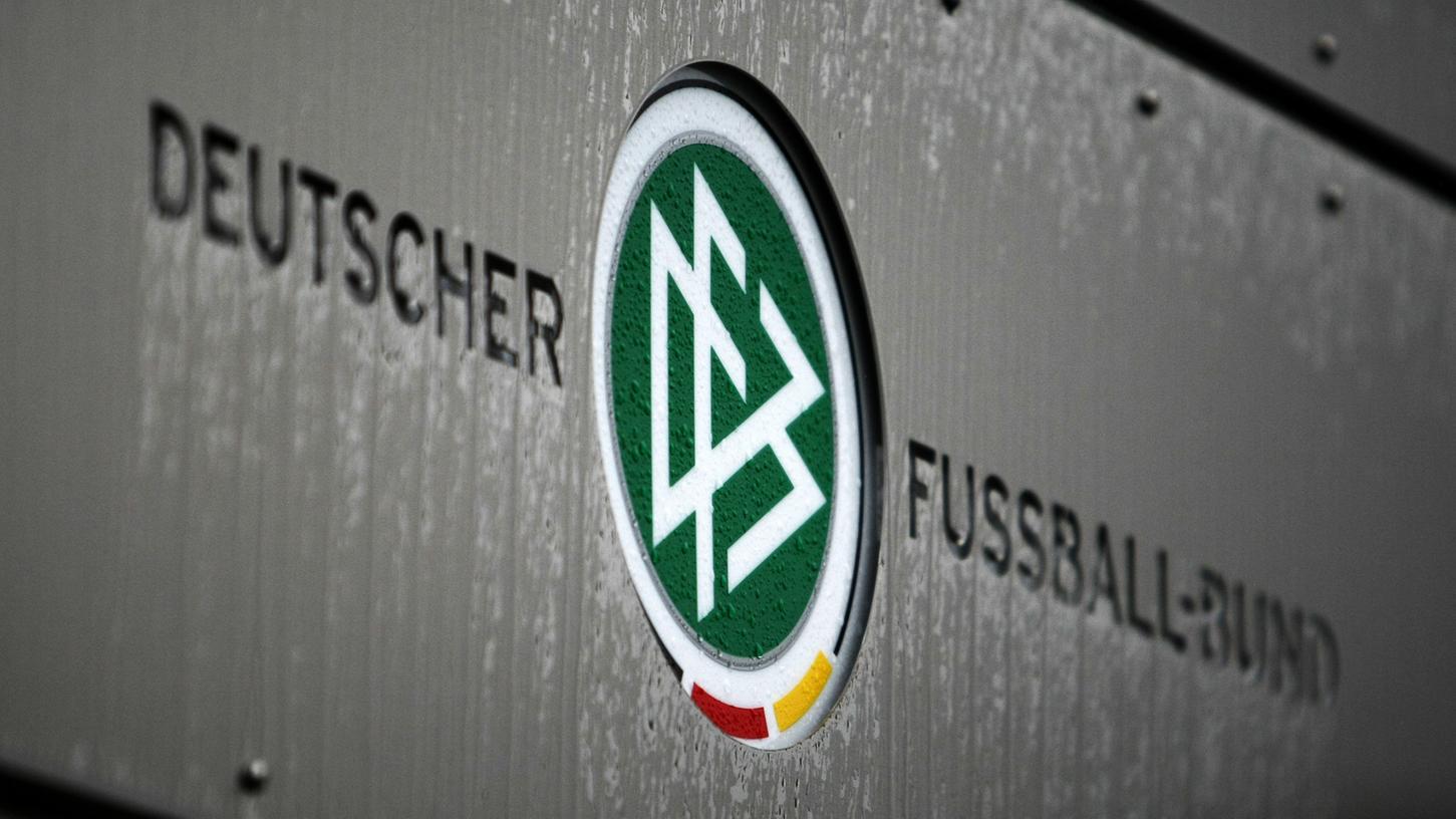 Am Mittwoch gab Präsident Reinhard Grindel bekannt, dass der DFB vorerst auf Kollektivstrafen verzichten werde.