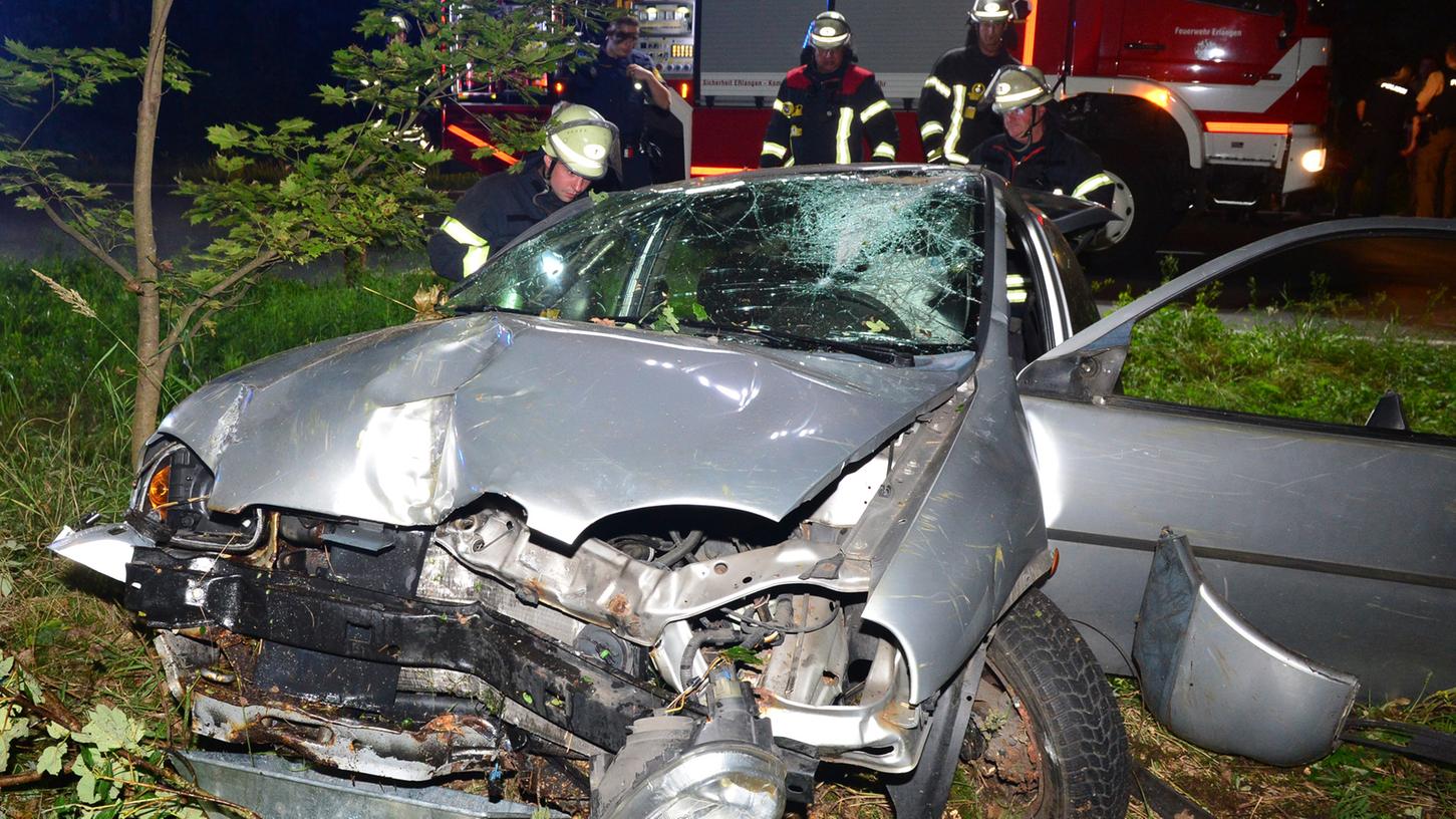 Am Fahrzeug des Mannes entstand Totalschaden in Höhe von circa 2000 Euro.