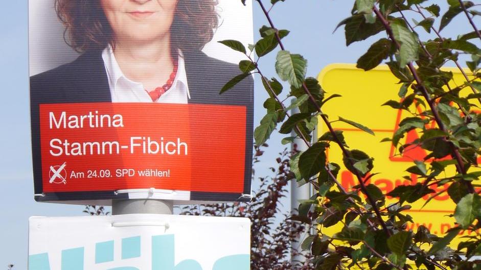 Kandidaten-Laterne mit SPD und die Linke in Hemhofen.