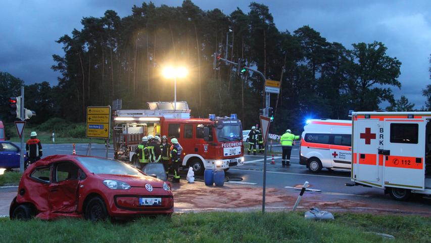 Bei starkem Unwetter: Verkehrsunfall mit Rettungswagen