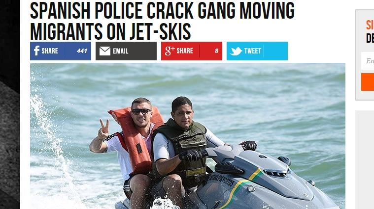 Dem ultrarechten Nachrichtenportal Breitbart ist ein peinlicher Fehler unterlaufen: Sie bebilderte eine Geschichte über Flüchtlinge auf Jet-Skis mit einem Foto von Ex-Nationalspieler Podolski.