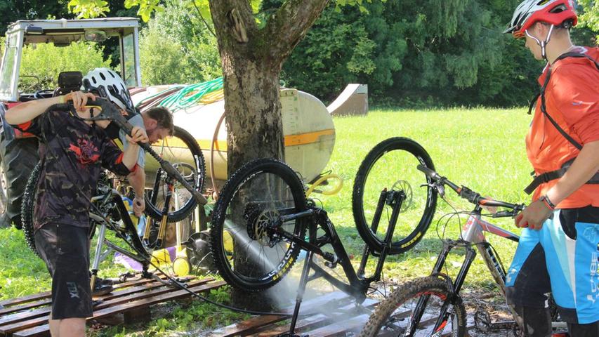 Bilder vom Sommerfest im Bikepark Osternohe