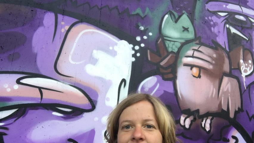 Claudia ist ganz begeistert: Unter einer Brücke im Norden von Ebermannstadt hat sie ein echtes Graffiti-Kunstwerk entdeckt.